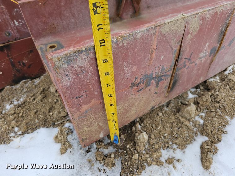 image for item DO4226 Approximately 107 pieces of red iron building materials