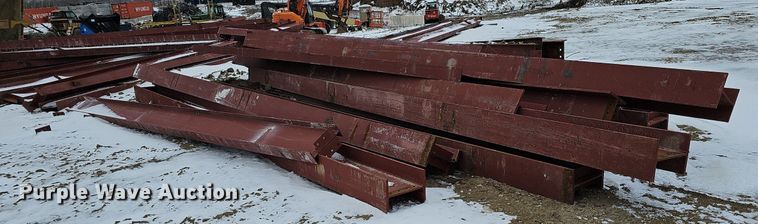 image for item DO4226 Approximately 107 pieces of red iron building materials