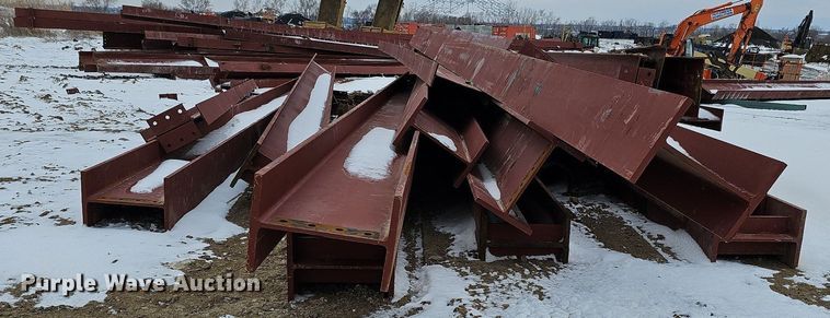 image for item DO4226 Approximately 107 pieces of red iron building materials