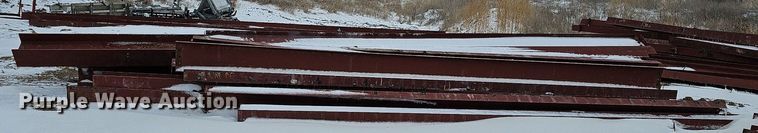 image for item DO4226 Approximately 107 pieces of red iron building materials