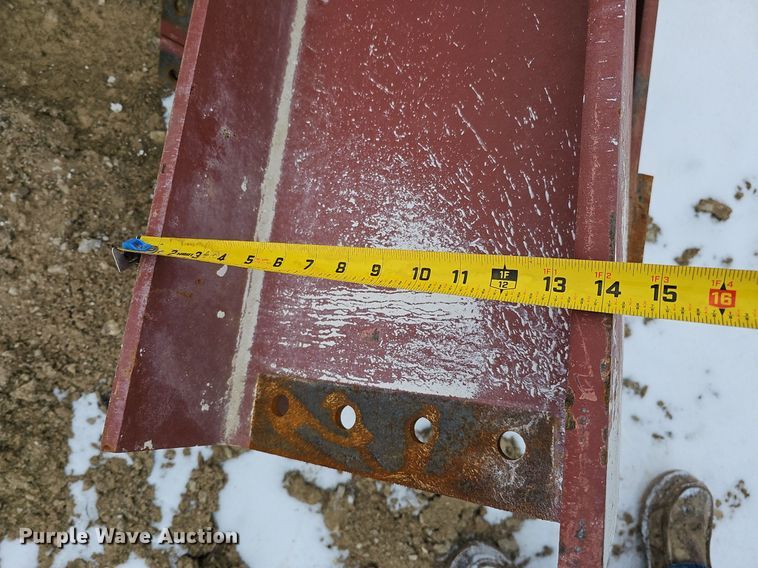 image for item DO4226 Approximately 107 pieces of red iron building materials