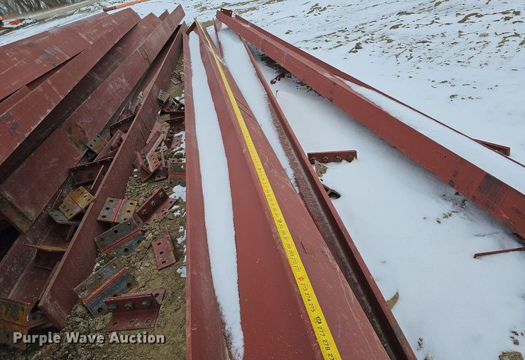 image for item DO4226 Approximately 107 pieces of red iron building materials