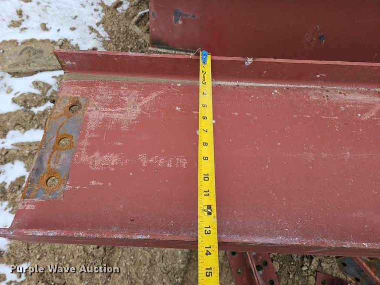 image for item DO4226 Approximately 107 pieces of red iron building materials