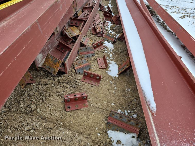 image for item DO4226 Approximately 107 pieces of red iron building materials