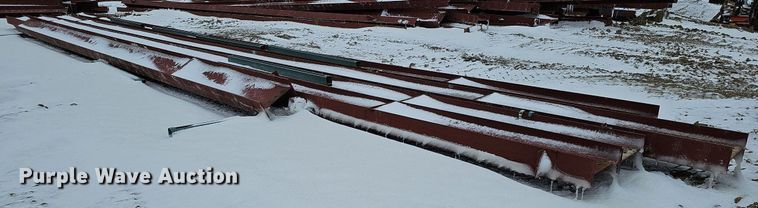 image for item DO4226 Approximately 107 pieces of red iron building materials