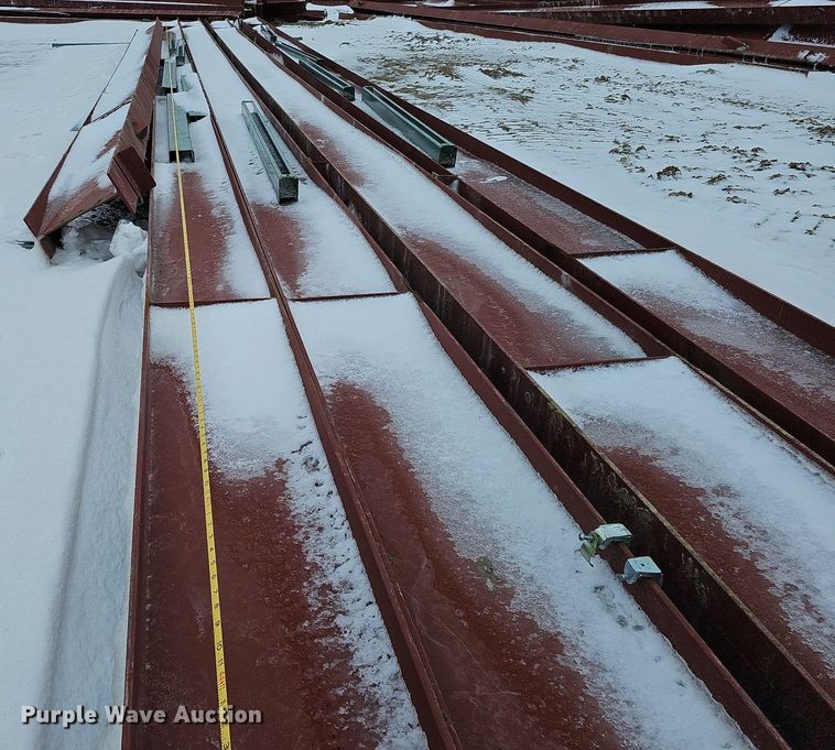 image for item DO4226 Approximately 107 pieces of red iron building materials