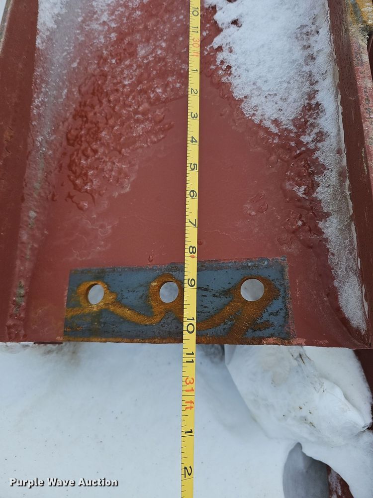 image for item DO4226 Approximately 107 pieces of red iron building materials