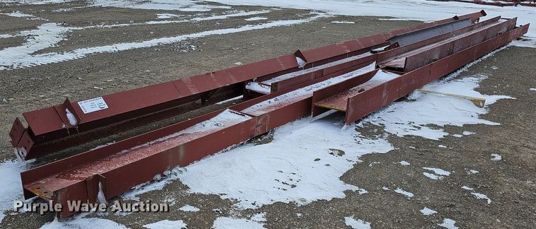 image for item DO4226 Approximately 107 pieces of red iron building materials