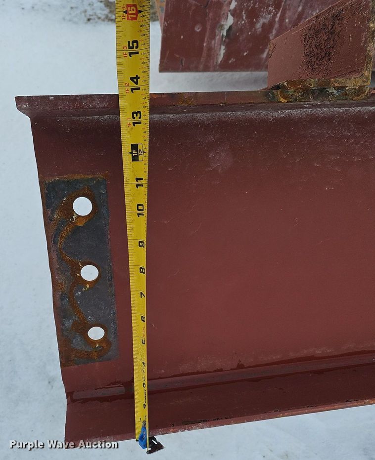 image for item DO4226 Approximately 107 pieces of red iron building materials