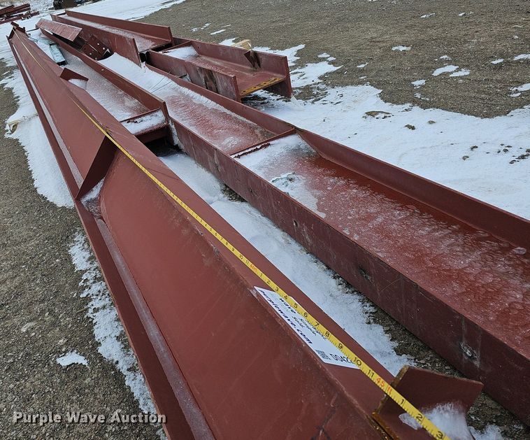 image for item DO4226 Approximately 107 pieces of red iron building materials