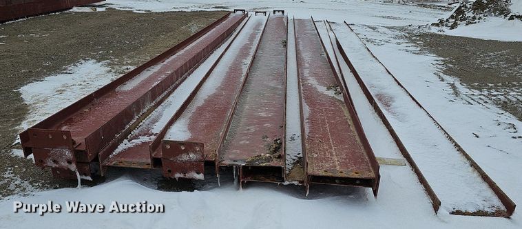 image for item DO4226 Approximately 107 pieces of red iron building materials