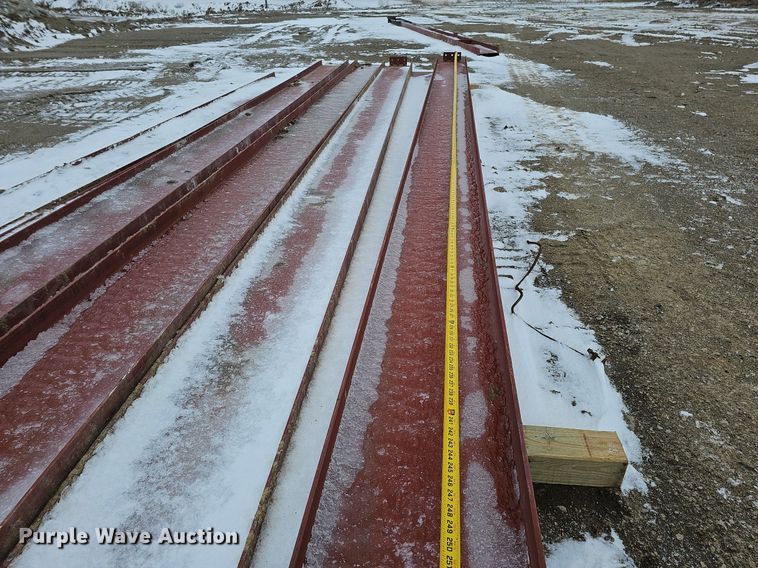 image for item DO4226 Approximately 107 pieces of red iron building materials