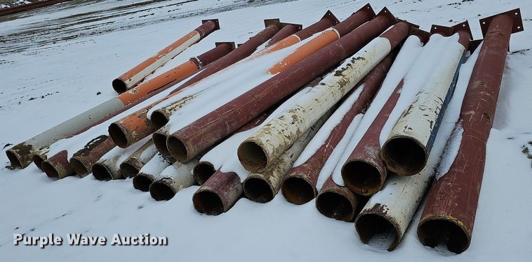 image for item DO4226 Approximately 107 pieces of red iron building materials