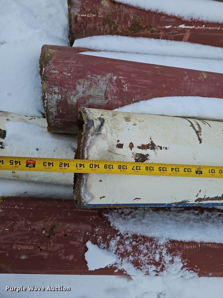 image for item DO4226 Approximately 107 pieces of red iron building materials