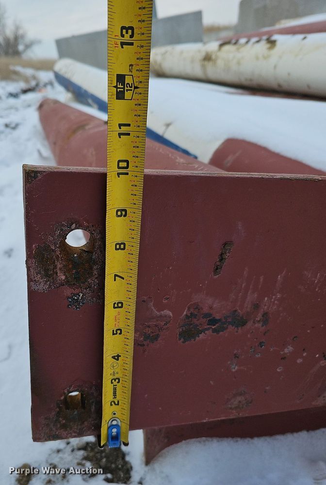 image for item DO4226 Approximately 107 pieces of red iron building materials