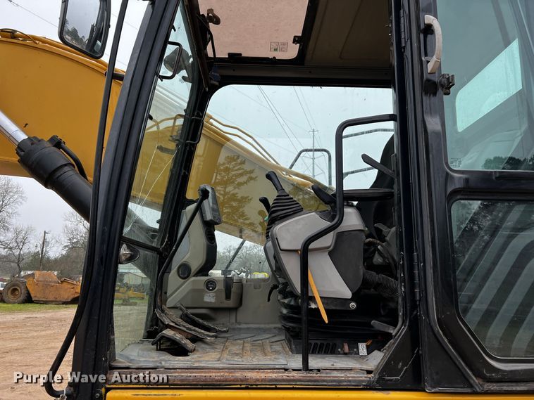 image for item DQ1983 2011 Caterpillar 336EL  excavator