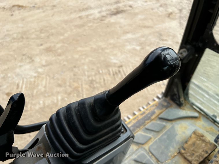 image for item DQ1985 2015 Caterpillar 336FL  excavator