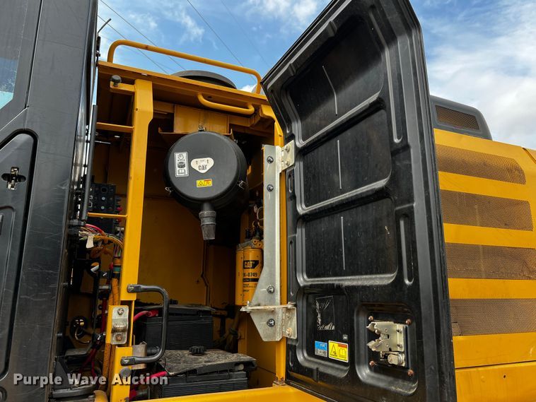 image for item DQ1985 2015 Caterpillar 336FL  excavator