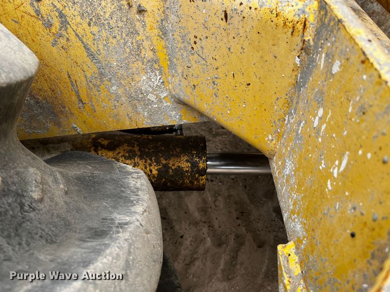 image for item DQ1986 2005 Bomag MPH454R  soil stabilizer / recycler