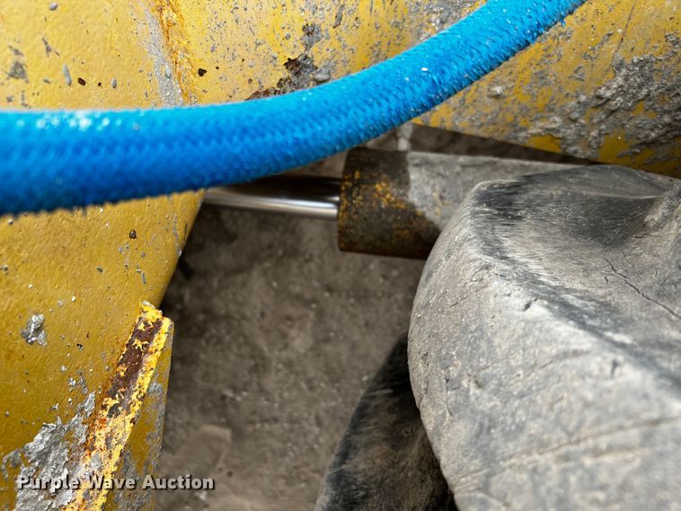 image for item DQ1986 2005 Bomag MPH454R  soil stabilizer / recycler