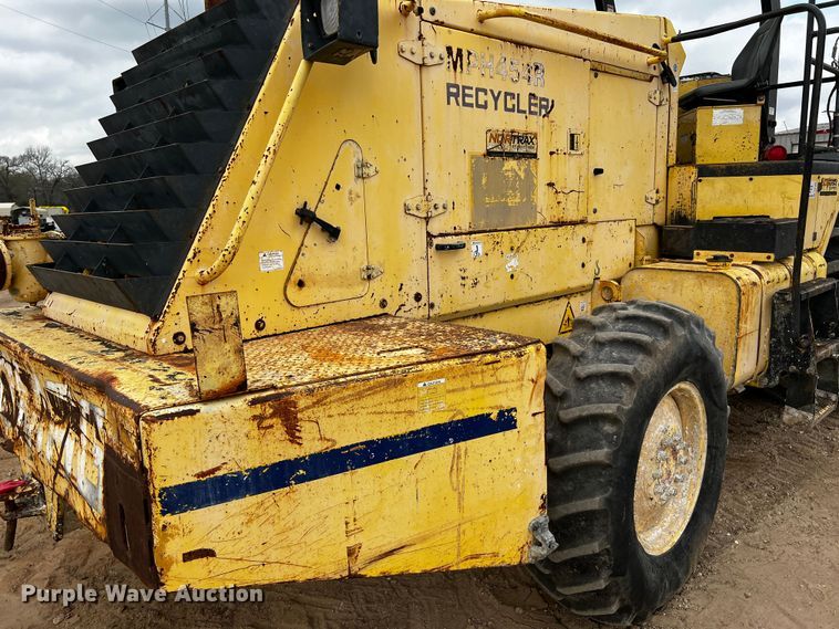 image for item DQ1986 2005 Bomag MPH454R  soil stabilizer / recycler