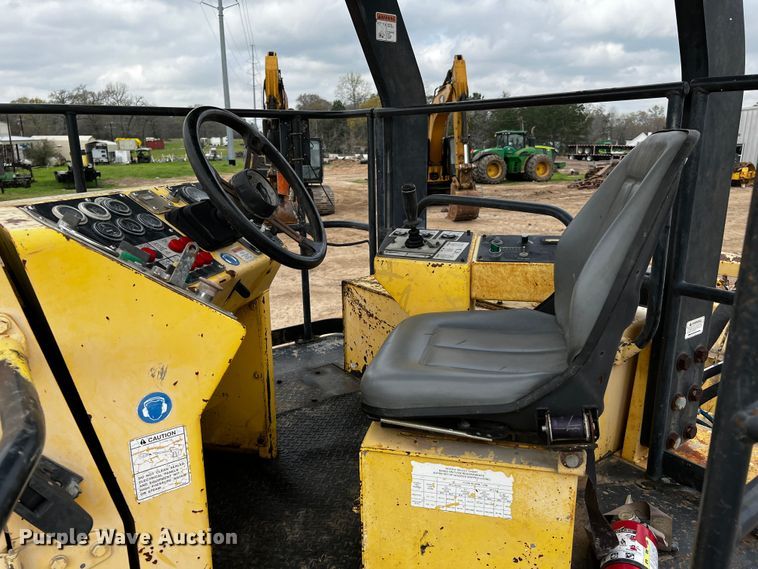 image for item DQ1986 2005 Bomag MPH454R  soil stabilizer / recycler