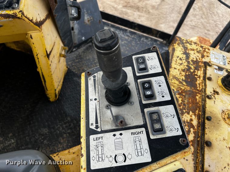 image for item DQ1986 2005 Bomag MPH454R  soil stabilizer / recycler