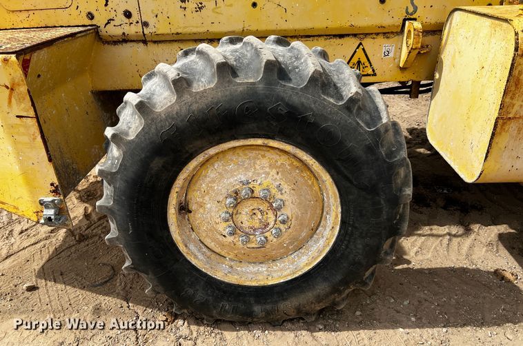 image for item DQ1986 2005 Bomag MPH454R  soil stabilizer / recycler