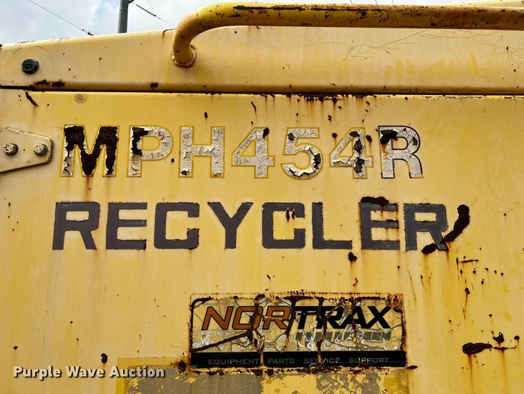 image for item DQ1986 2005 Bomag MPH454R  soil stabilizer / recycler