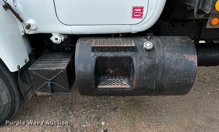 image for item DQ2004 1985 Mack  dump truck