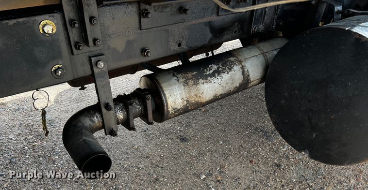 image for item DQ2004 1985 Mack  dump truck