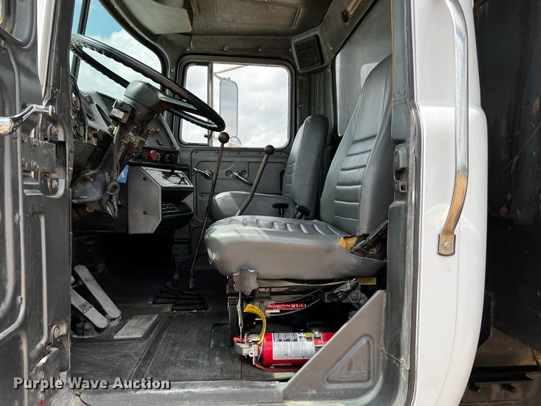 image for item DQ2004 1985 Mack  dump truck