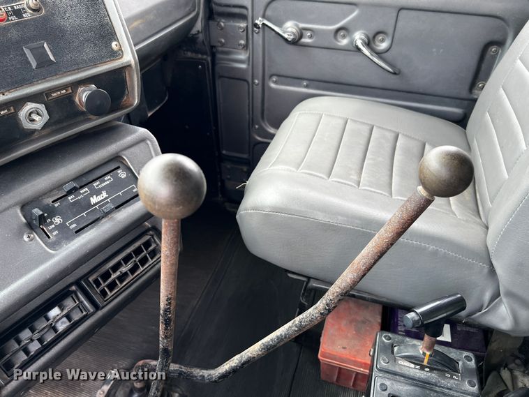 image for item DQ2004 1985 Mack  dump truck