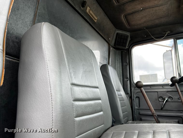 image for item DQ2004 1985 Mack  dump truck