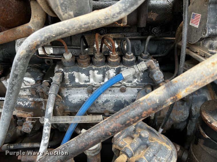 image for item DQ2004 1985 Mack  dump truck