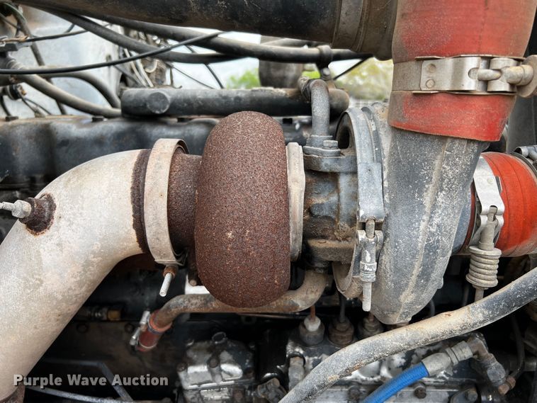 image for item DQ2004 1985 Mack  dump truck