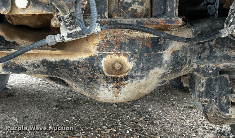 image for item DQ2004 1985 Mack  dump truck