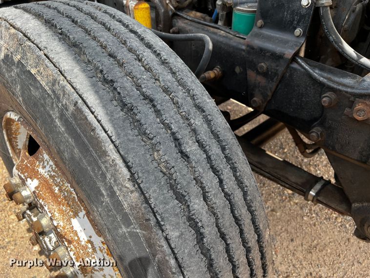 image for item DQ2004 1985 Mack  dump truck