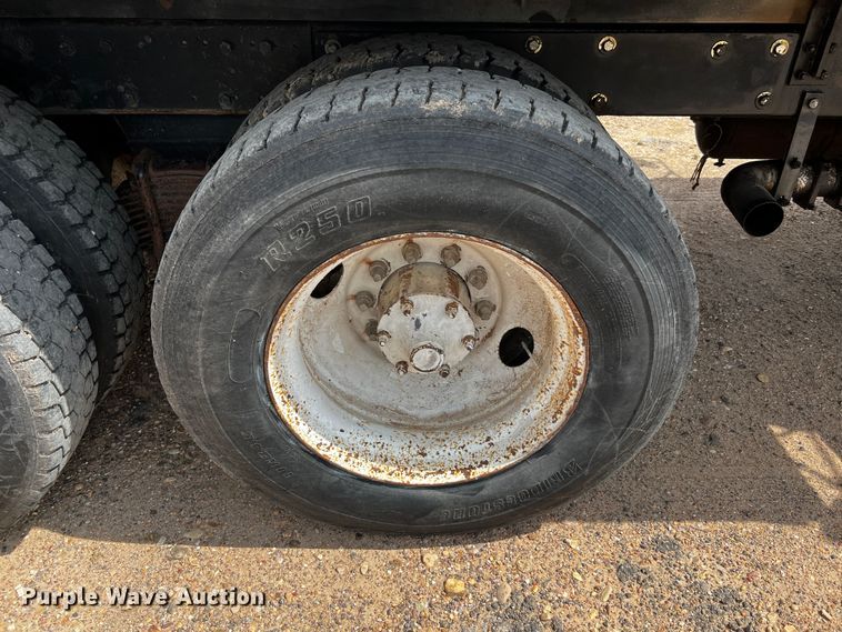 image for item DQ2004 1985 Mack  dump truck