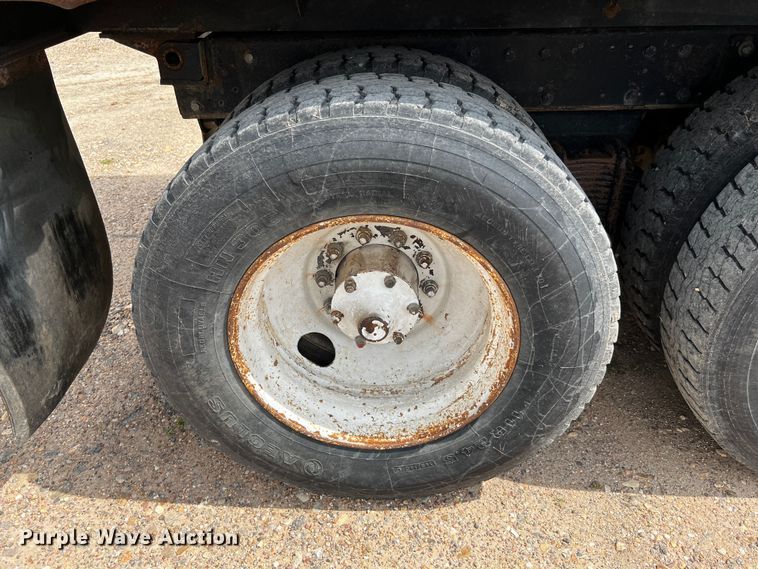 image for item DQ2004 1985 Mack  dump truck