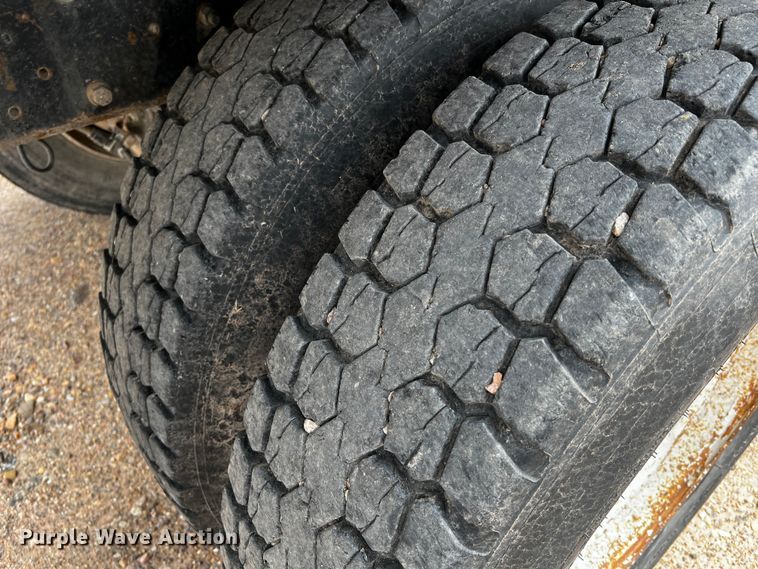 image for item DQ2004 1985 Mack  dump truck