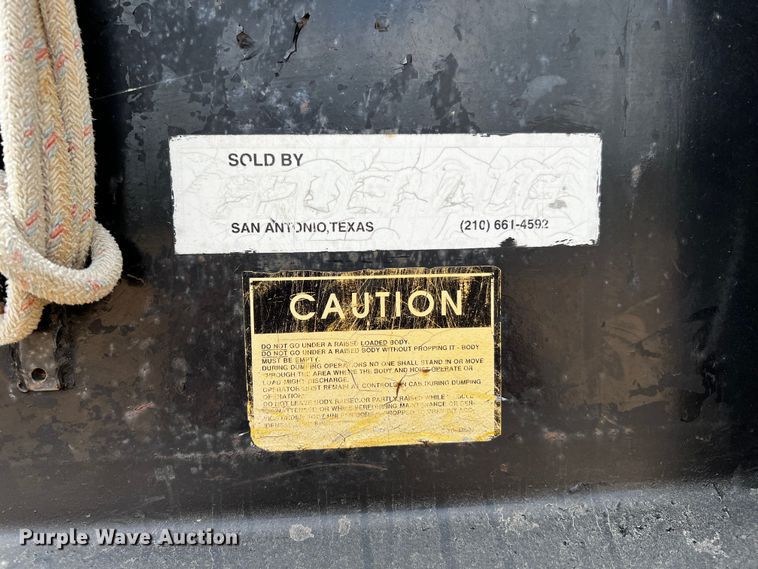 image for item DQ2004 1985 Mack  dump truck