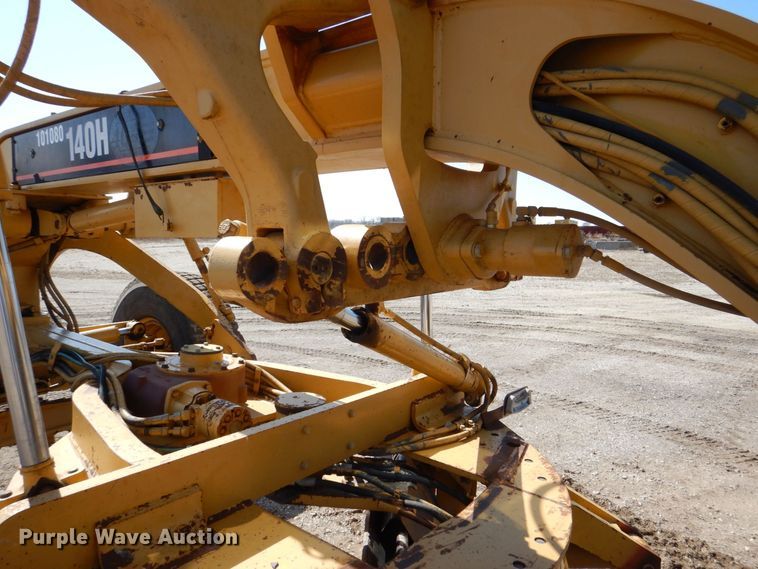 image for item DR4502 1996 Caterpillar 140H  motor grader