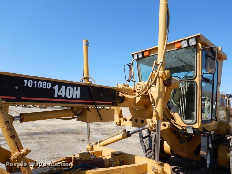 image for item DR4502 1996 Caterpillar 140H  motor grader