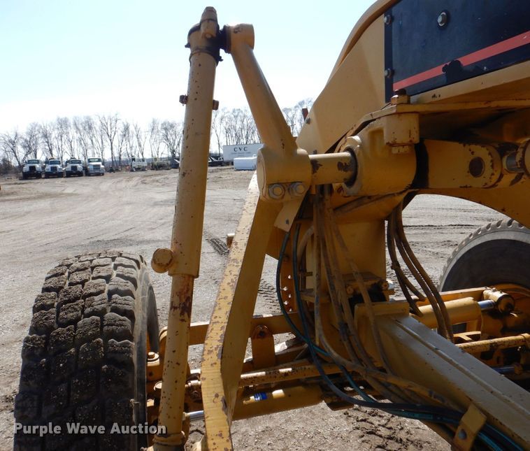 image for item DR4502 1996 Caterpillar 140H  motor grader