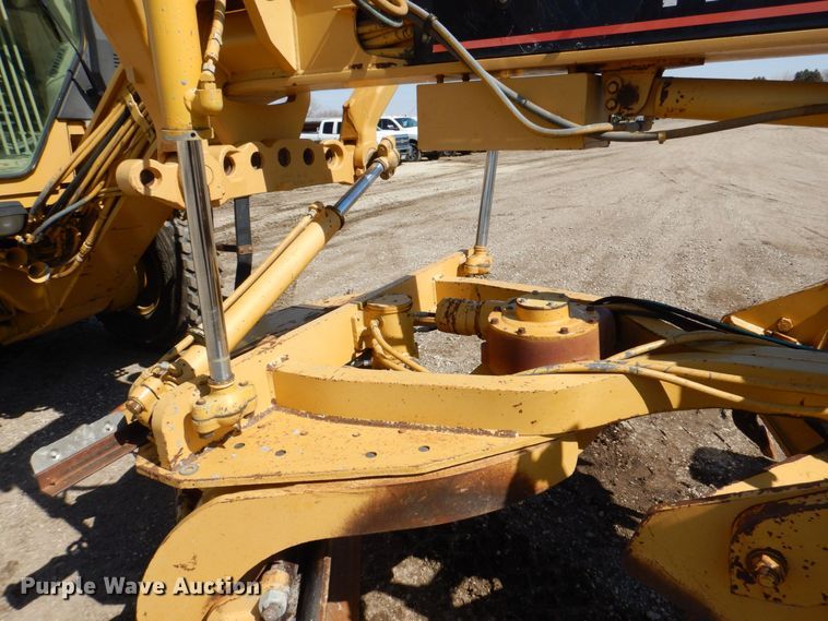 image for item DR4502 1996 Caterpillar 140H  motor grader