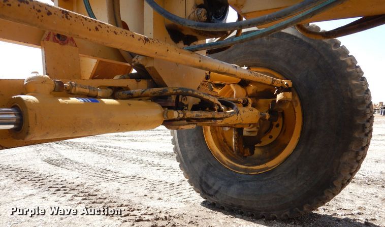 image for item DR4502 1996 Caterpillar 140H  motor grader