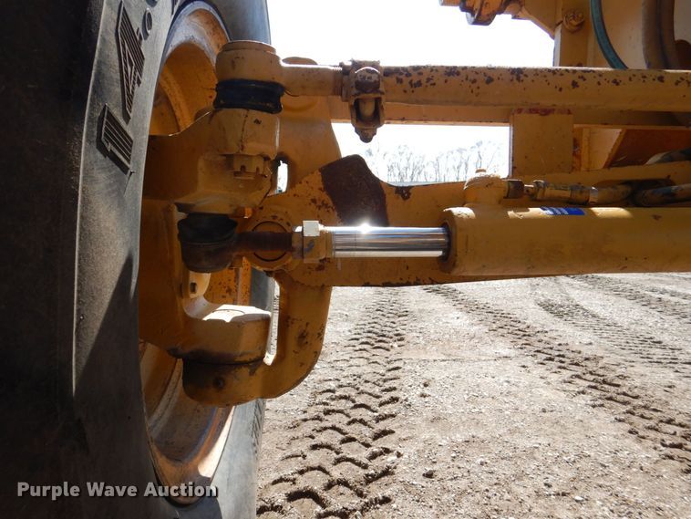 image for item DR4502 1996 Caterpillar 140H  motor grader