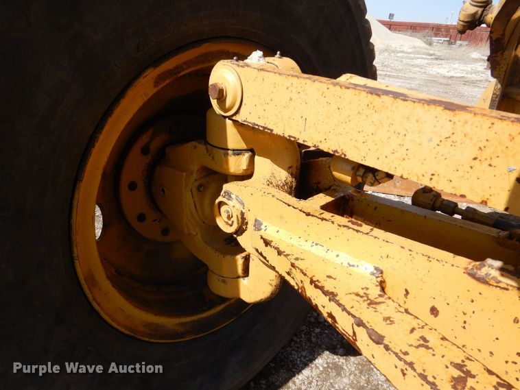 image for item DR4502 1996 Caterpillar 140H  motor grader