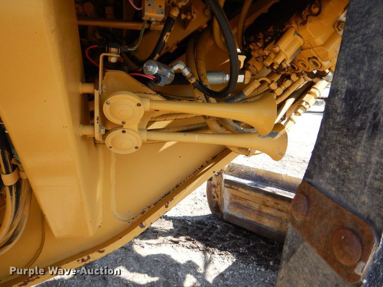 image for item DR4502 1996 Caterpillar 140H  motor grader